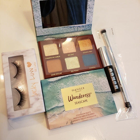 NTW๐ Makeup Bundle - Picture 1 of 3